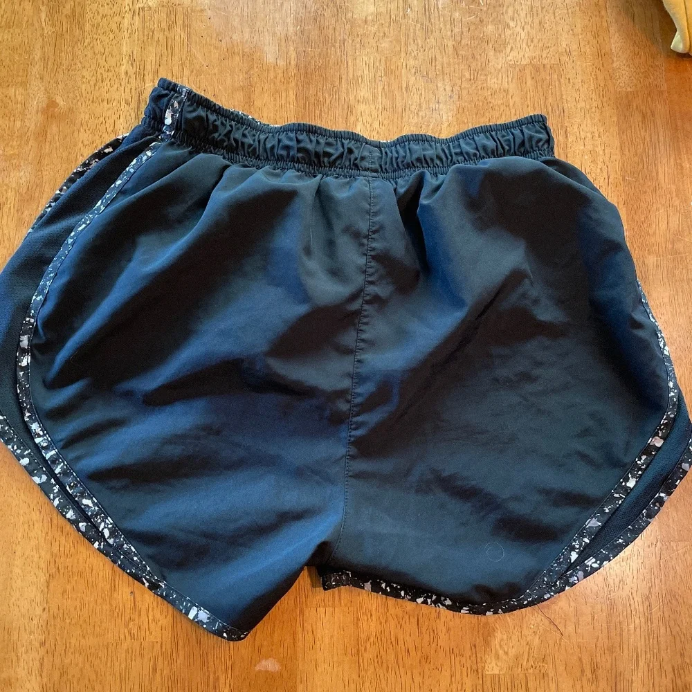 Shorts - Picture 2 of 3